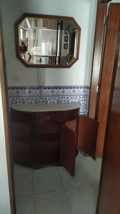 Móvel  com pedra mármore + espelho