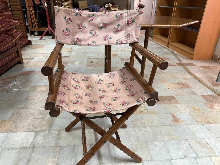 Mesa de sala de jantar e cadeiras