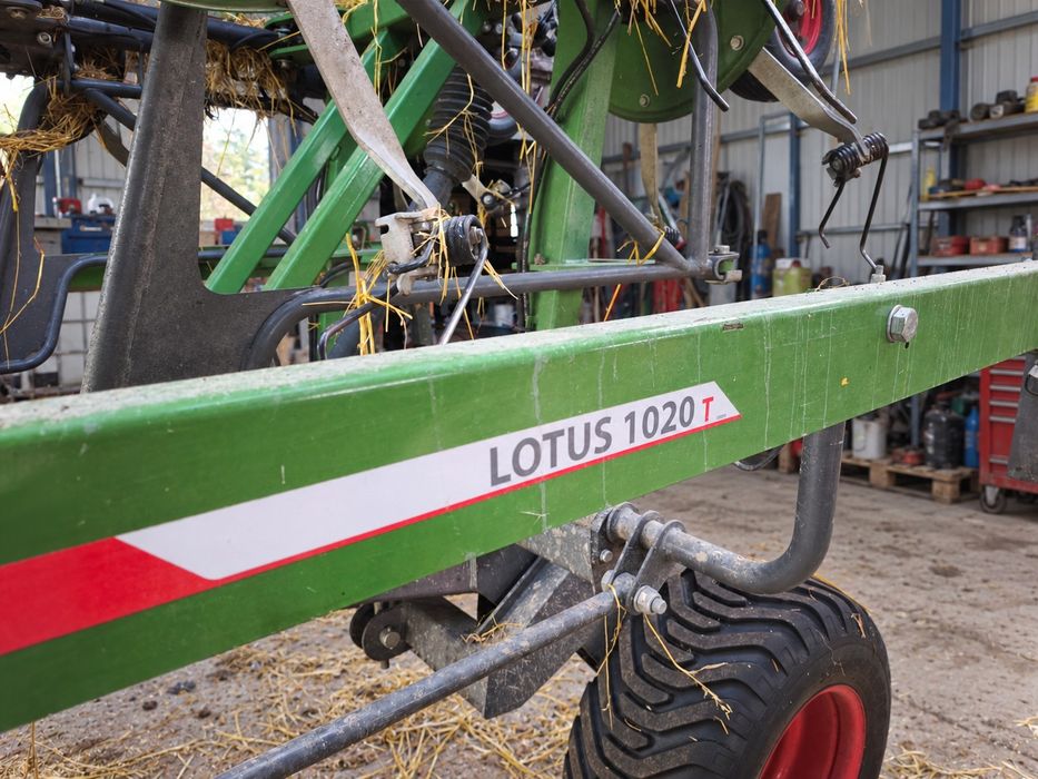Przetrząsarka Fendt Lotus 1020 T