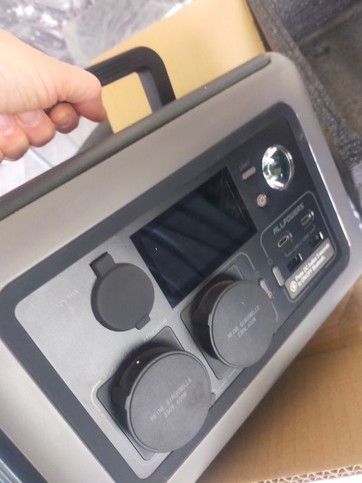 Vendo gerador solar Allpowers 600w novo