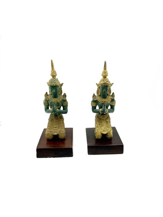 Divindades budas tailandeses em bronze