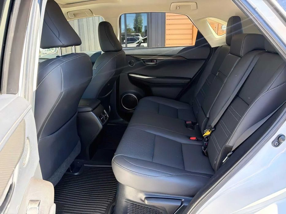 Lexus NX      2019