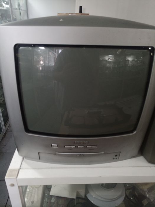 TV Philips com leitor de DVD