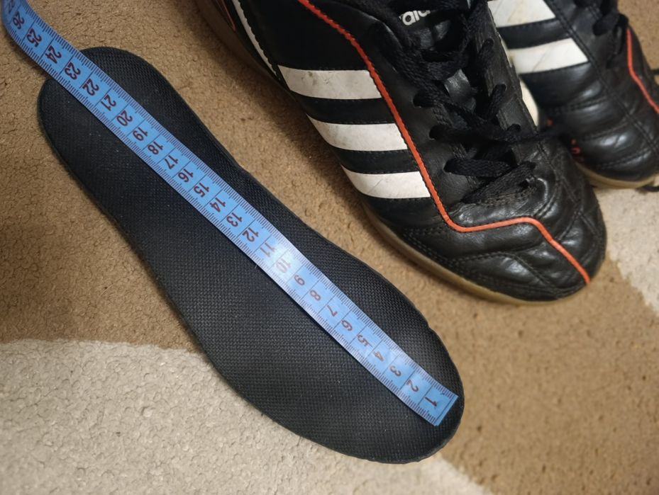 Кросовки для футбола, бутси Adidas  розмір 33