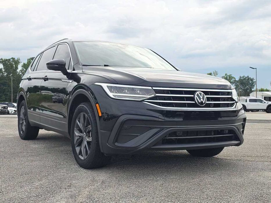 Volkswagen Tiguan SE      2023