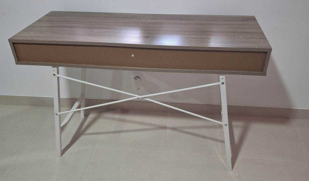 Secretária moderna com gaveta e arrumação – 120 × 50 cm