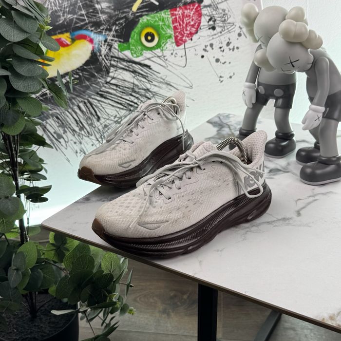 Кросівки Hoka Clifton 9 38.5 розмір E64