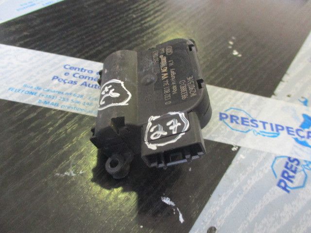 Motor da comporta da sofagem SKODA Octavia I Break (1U5)