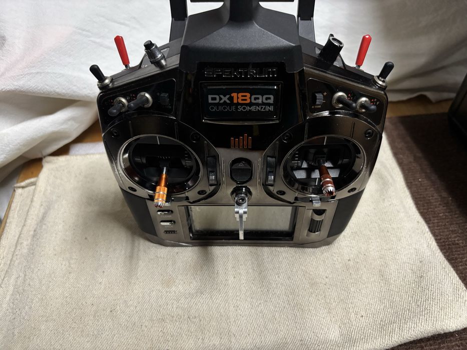 Radio Spektrum DX18 QQ