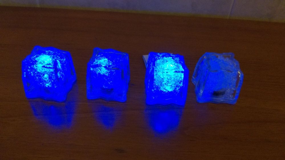 Blue LED Light-Up Ice Cubes to Add Color to Your Drink!64551286765186120