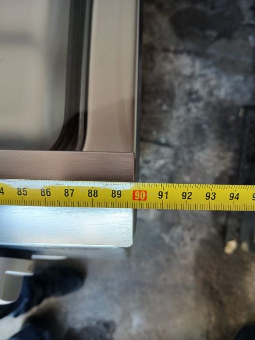 Vendo fogão semi-industrial com 4 bocas a gás, 2 elétricas e forno eléctrico.