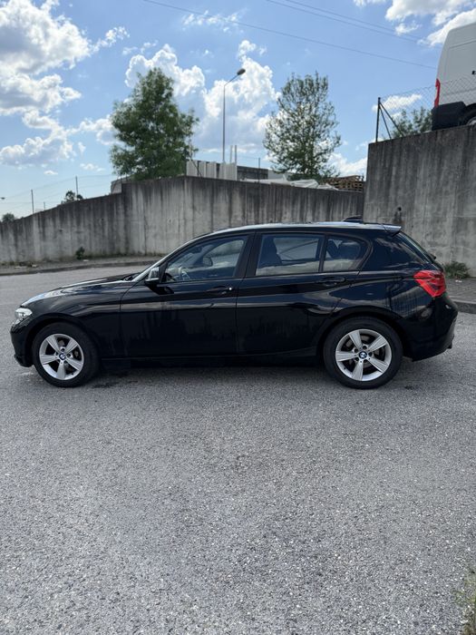 BMW Série 1 (116d efficientdynamics line Sport)