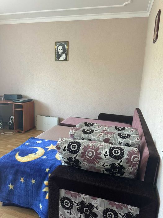 Житловий будинок та земельна ділянка 10 сот., м. Жовква