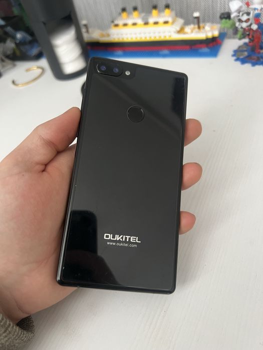 Продам смартфон Oukitel Mix 2