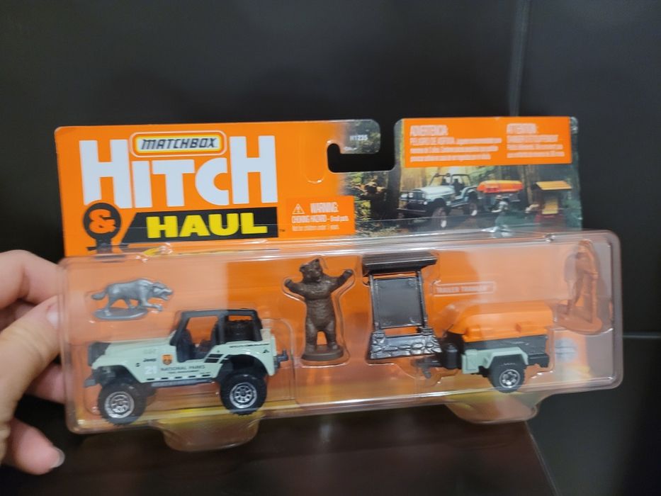 Matchbox OFF Road Jeep 4x4 z przyczepą + akcesoria