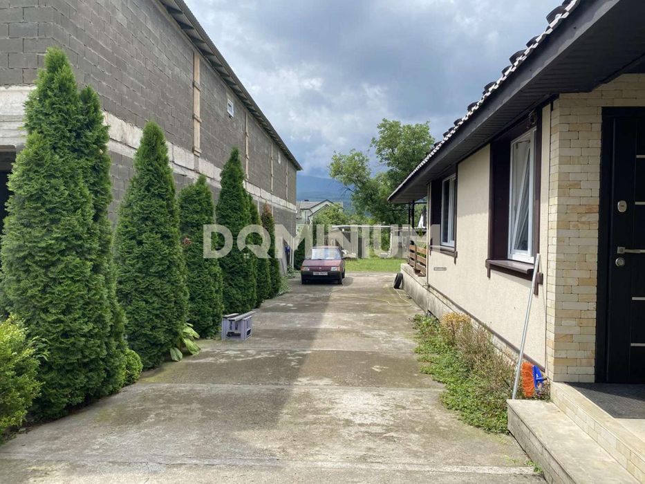 Продається будинок у м. Тячів