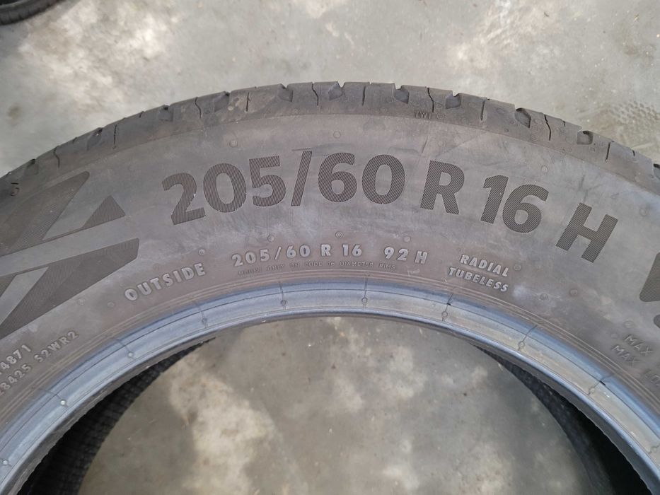 Opona Continental 205/ 60 16 lato pojedyncza