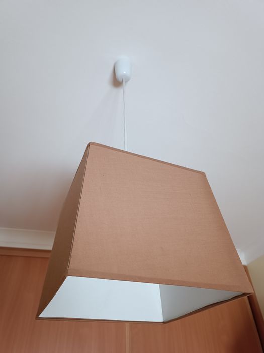 Candeeiro de teto como novo