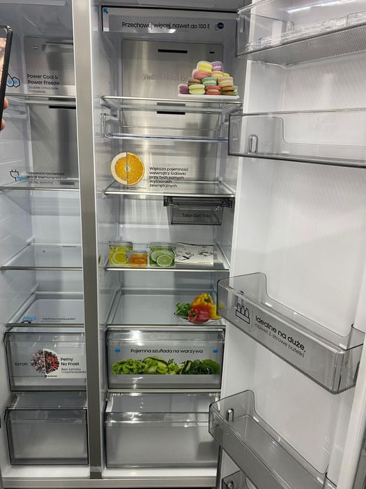 Nowa dwudrzwiowa lodówka Samsung z kostkarką! Okazja