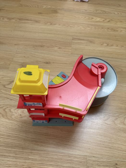 Brinquedo garagem e pista 3 pisos