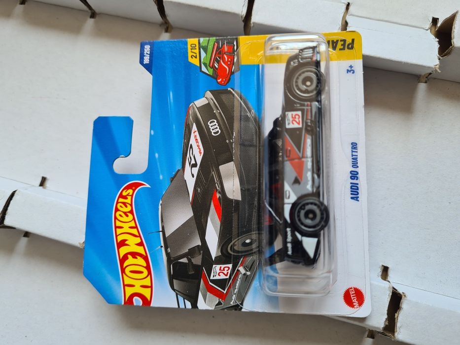 Autko hot wheels audi 90 quattro