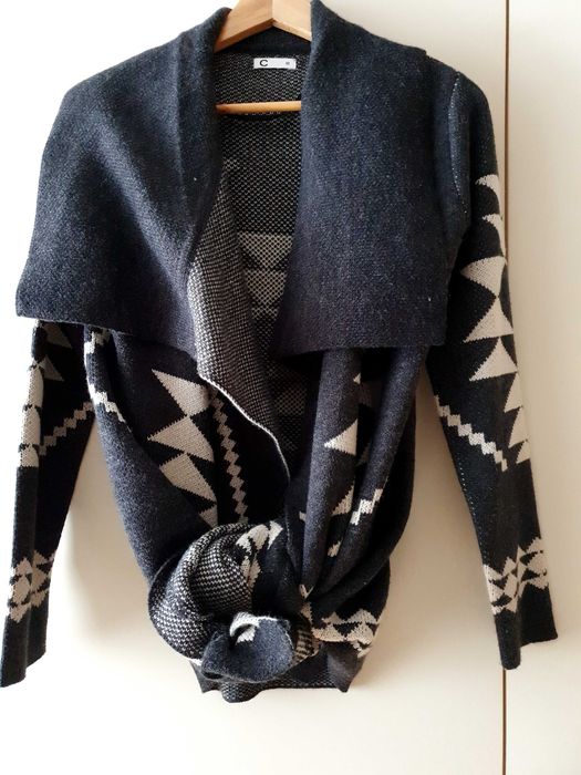 Ciepły nowy sweterek/kardigan Cubus w rozmiarze XS