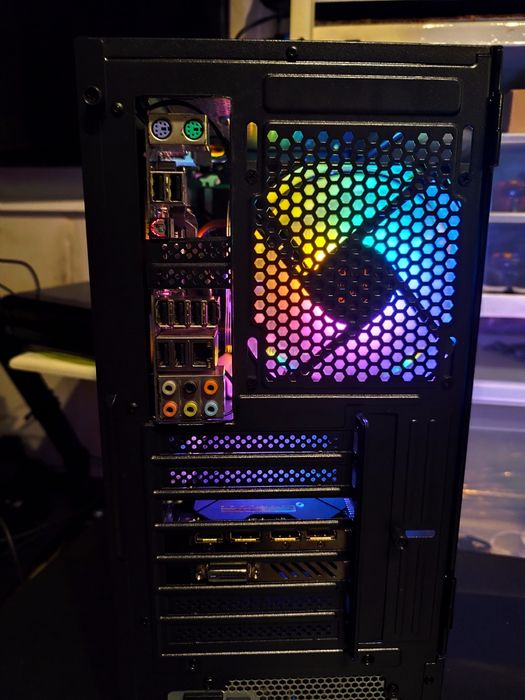 Komputer gamingowy i7 16GB  rx 580 12GB