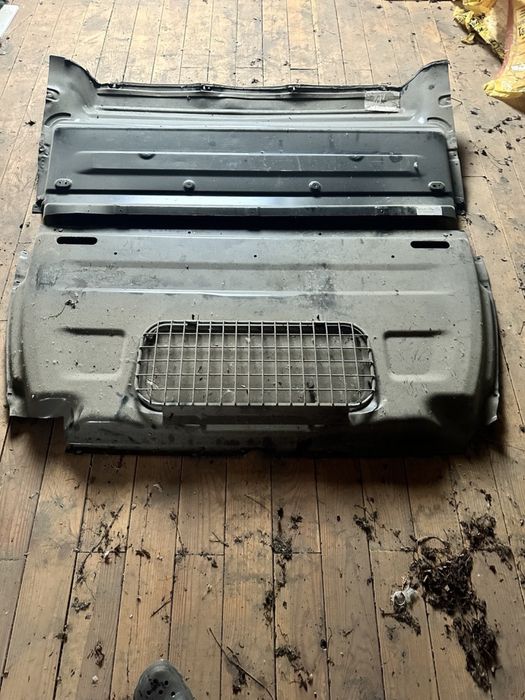 Перегородка у мікроавтобус Тойота