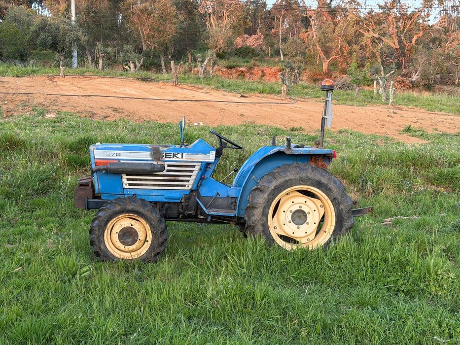 Trator Iseki 4270