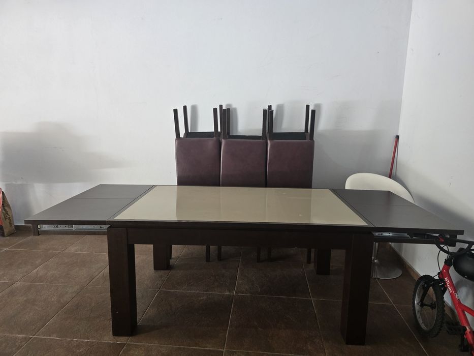 Mesa de madeira maciça