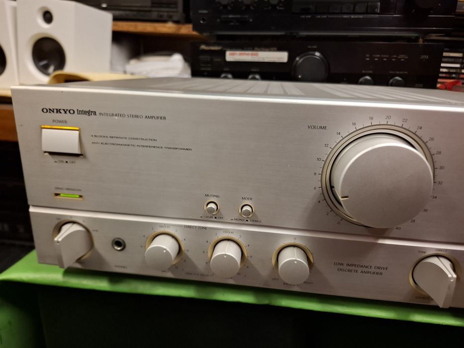 Wzmacniacz Onkyo Integra A-8650 potężny