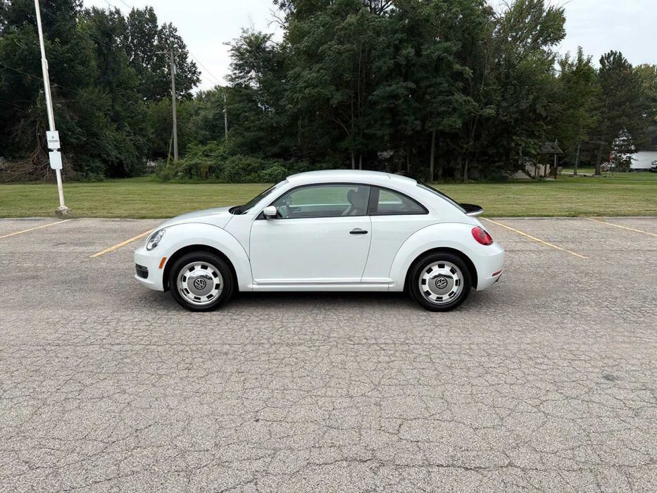 Volkswagen Beetle SE      2016