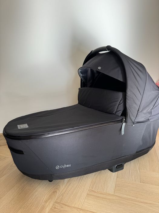 Czarna gondola Cybex Priam e-Priam