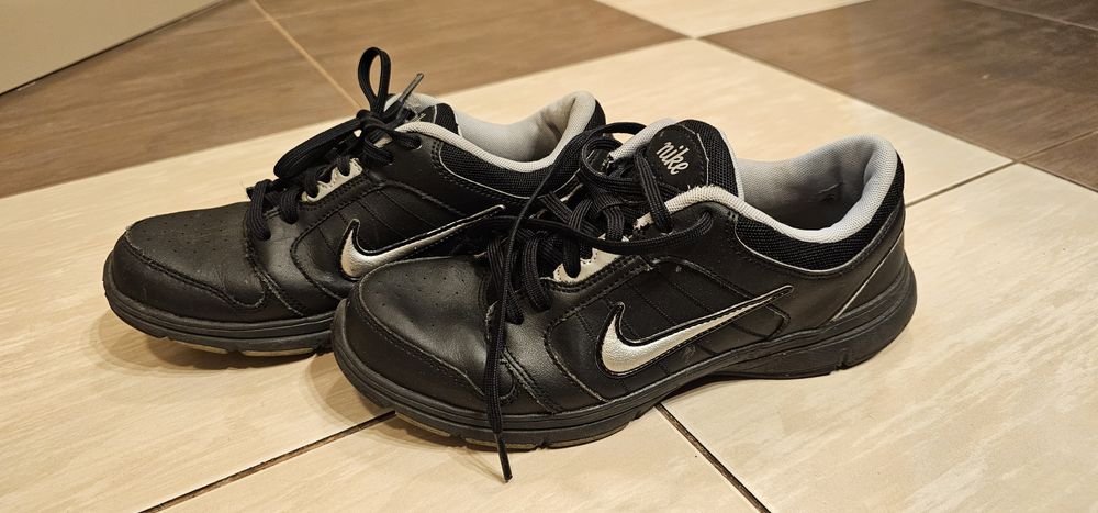 NIKE buty damskie sportowe rozmiar 38 wkładka 24cm używane