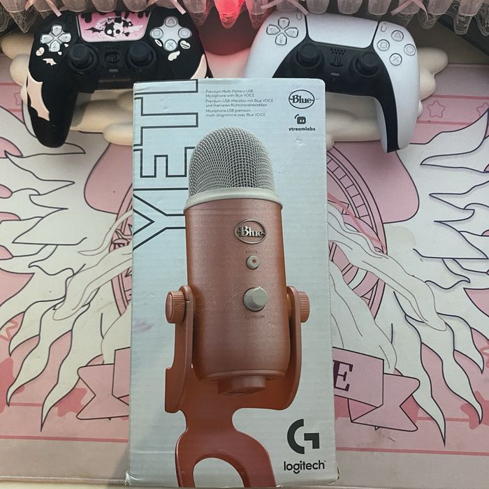 Микрофон Blue Yeti Pink