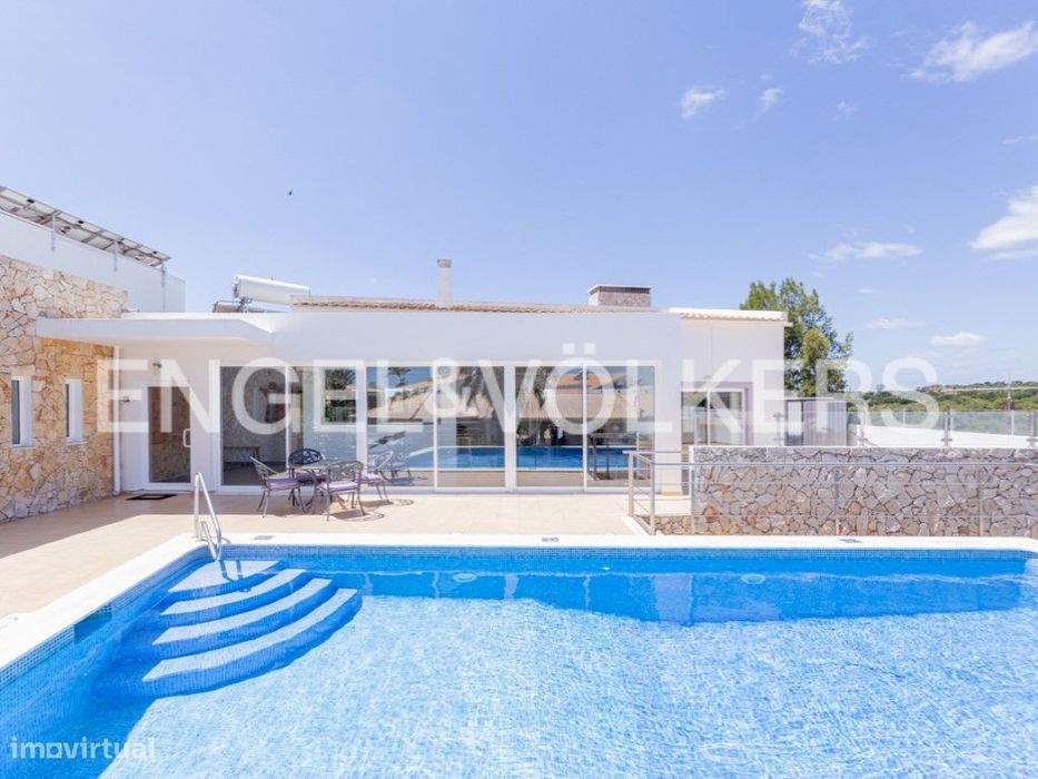 Aurora Villa