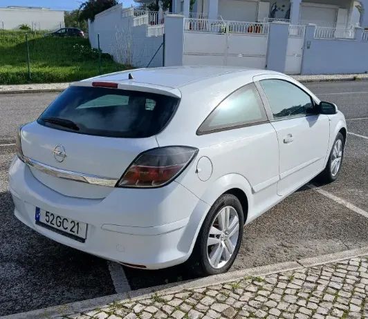 Opel Astra GTC 1.3 CDTI