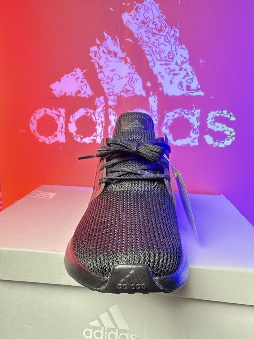 ОРИГІНАЛ 100% Кросівки adidas EQ19 run  розмір 42 -42,5