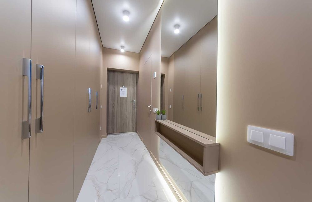 Подобово - люкс-апартаменти з видом на місто, у будинку з Генератором.