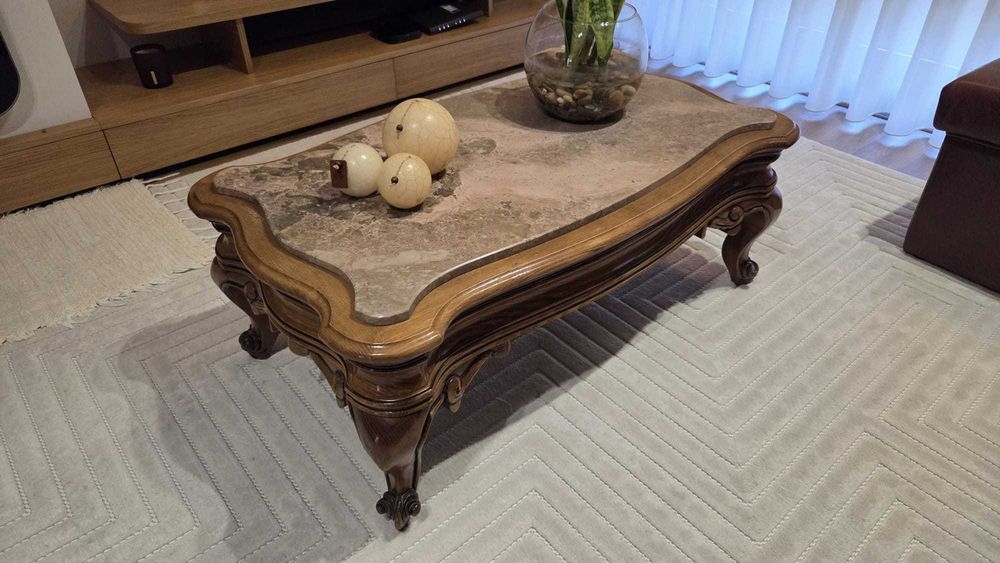 mesa de centro tampo em marmore