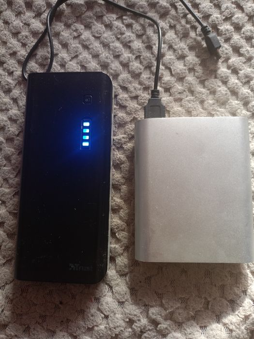 Продам 2-ва Павербанки