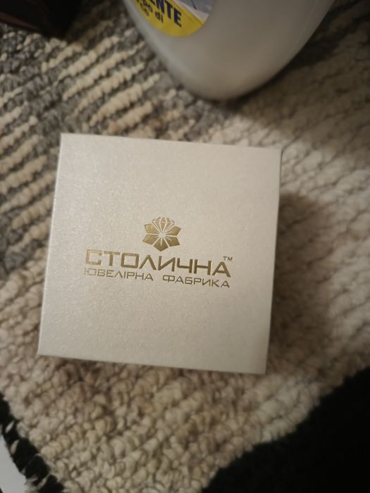 Продам золоті сережки і колечко