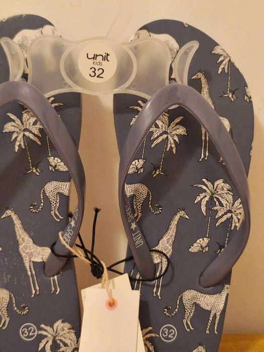 Chinelos azul marinho novos da Unit kids