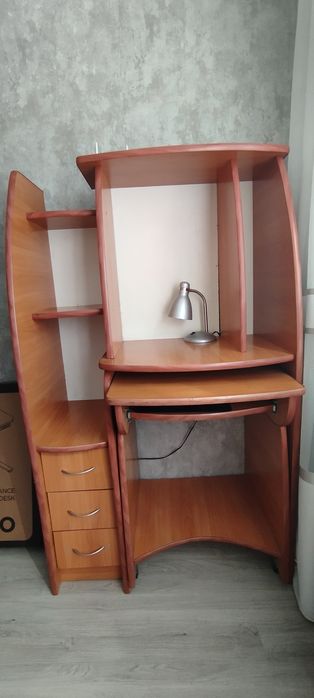 Продам стіл , стан добрий