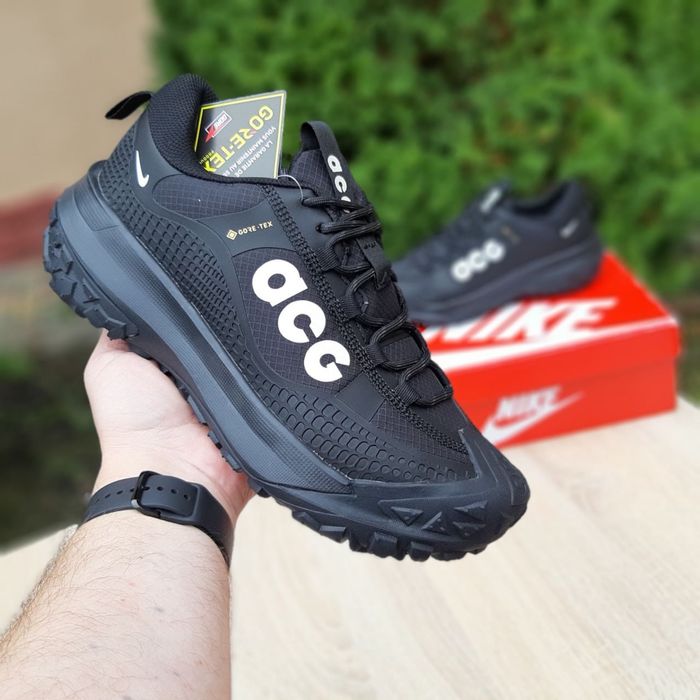 Чоловічі кросівки зимові Nike Acg Mountain Fly 2 Low Gore Tex 'Dark Sm