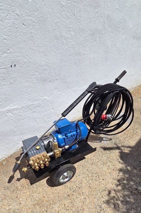 Maquina alta pressão 200 bares  trifásica Tomix