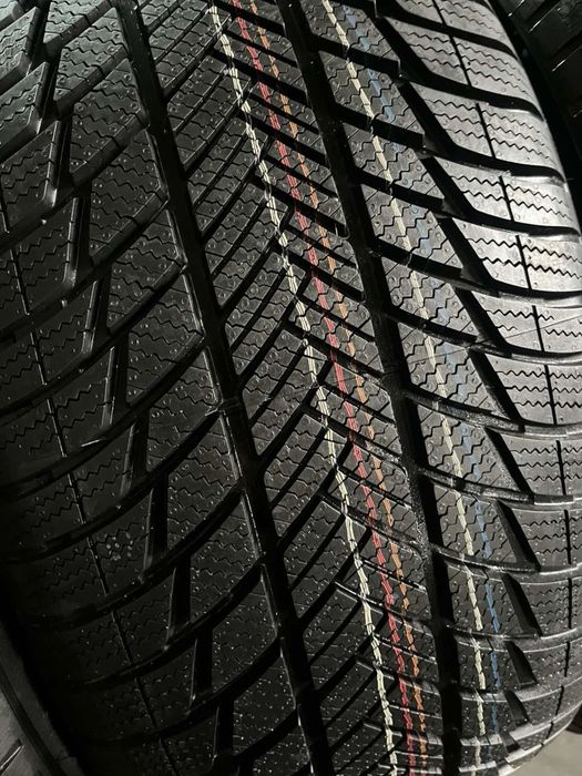 275/45/20 R20 Bridgestone Blizzak LM001  Run Flat * 4шт нові зима