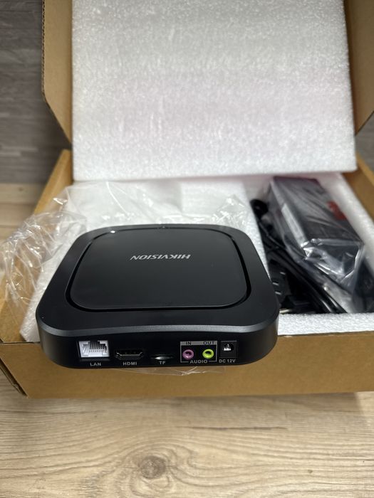 Hikvision DS-D60E-B Digital Signage Player — Новий