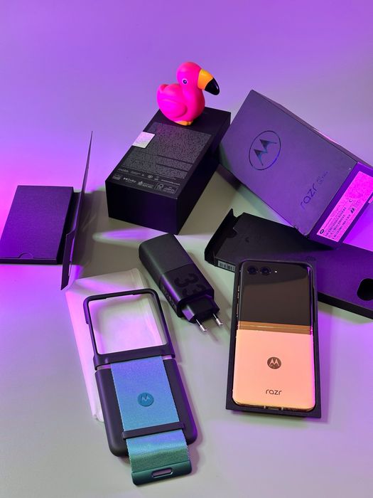 Новий стан Motorola razr 40 ultra 256 2023р європейська глобалка