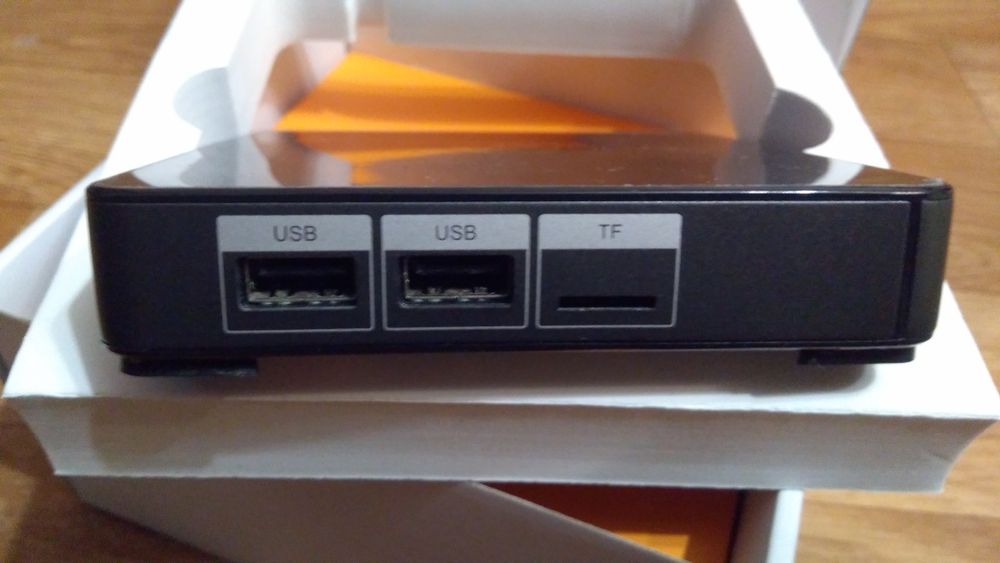 Продам Android tv box приставку